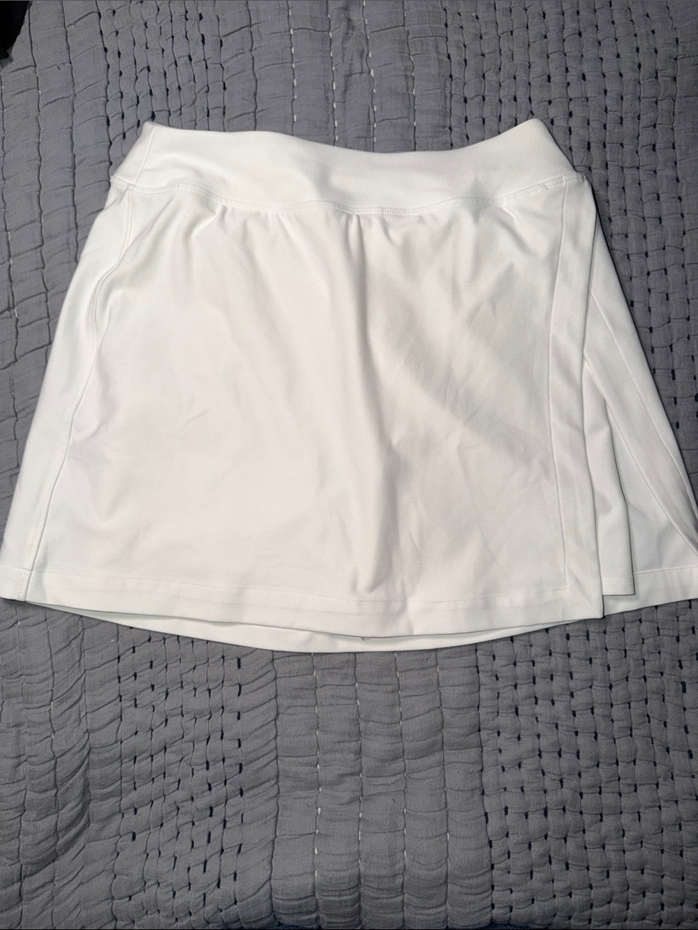 Outdoor Voiced White Athletic Skort - Classic Sport Style